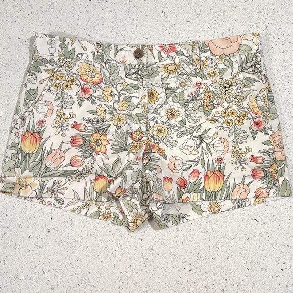 GAP Pants - Gap Khakis Floral Mid-Rise Shorts, Women’s Size 6